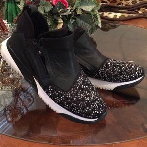 Designer sneaker , w/beaut. high quality crystals.